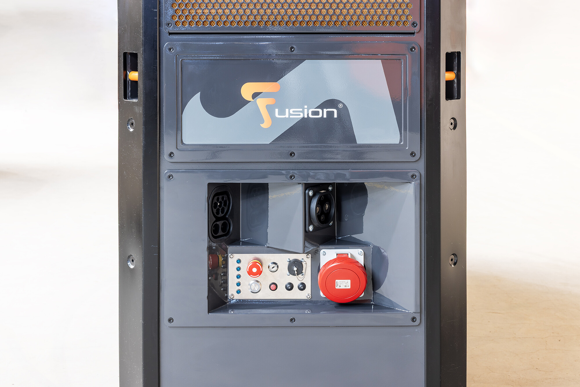 Fusion Powerbox 300 side view, display